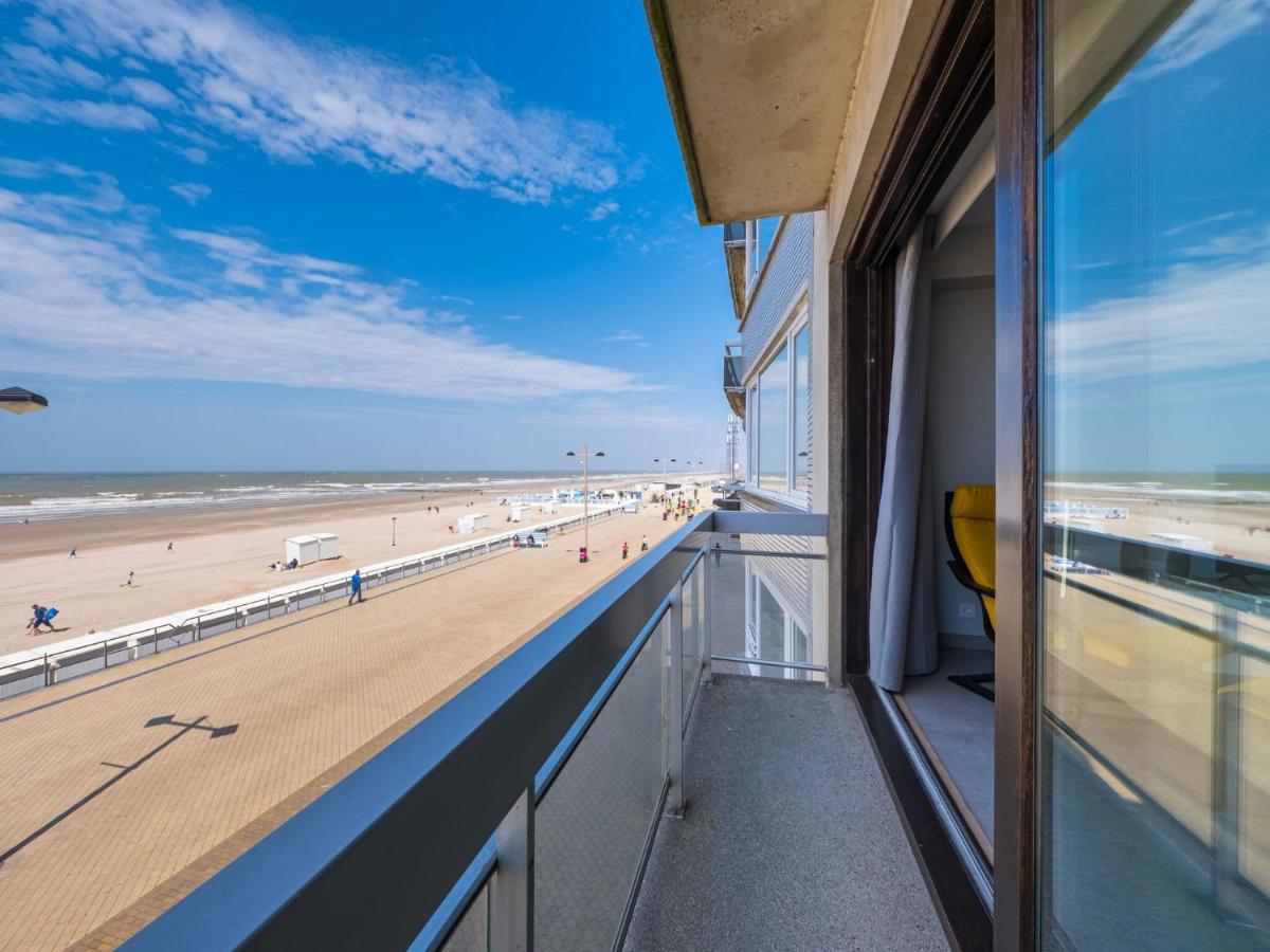 Spacious Apartment With View Middelkerke Exterior photo