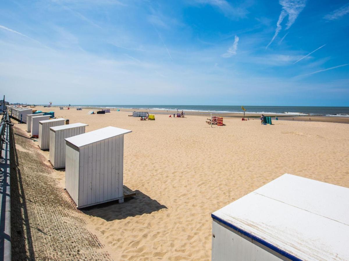 Spacious Apartment With View Middelkerke Exterior photo