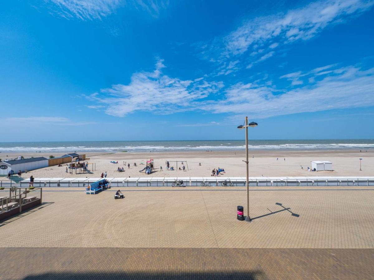 Spacious Apartment With View Middelkerke Exterior photo